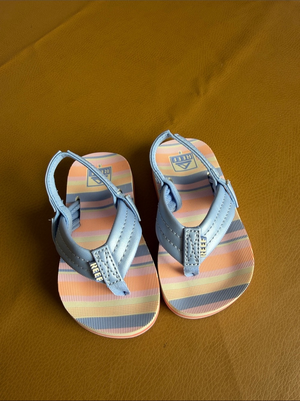 Reef Kids Light Blue and Pink Striped Flip-Flop Sandals in Size 6
